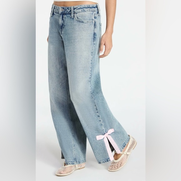 No Boundaries Denim - NWT Baggy wide leg Light Stone Wash Women's Jeans with Pink Bow